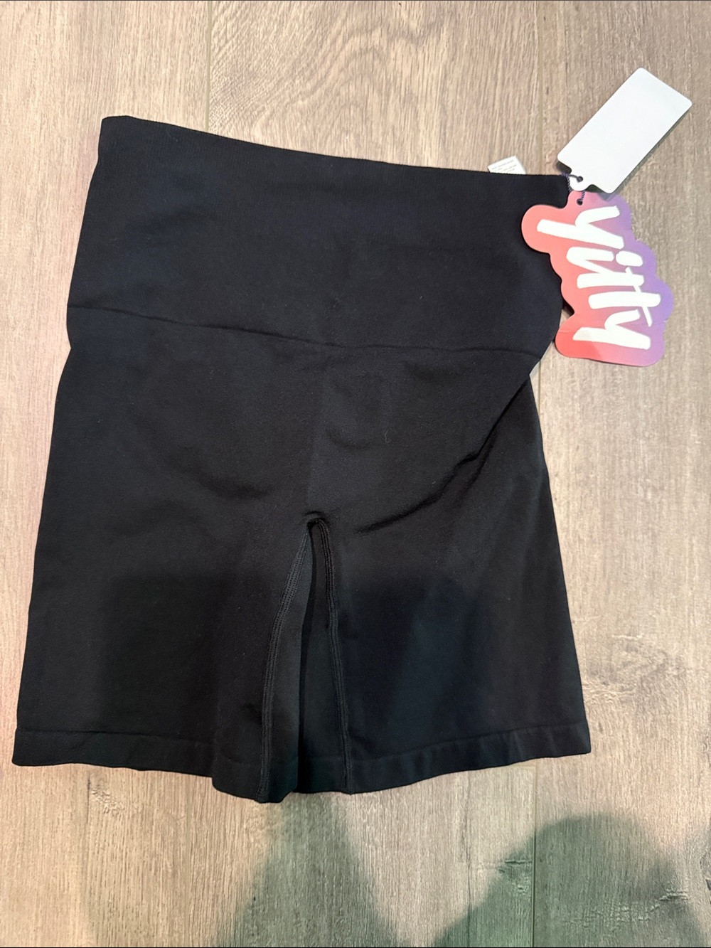 YITTY Black shape wear